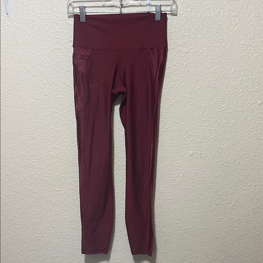 Under Armour Maroon HeatGear Leggings. Good Condition. Size XS.